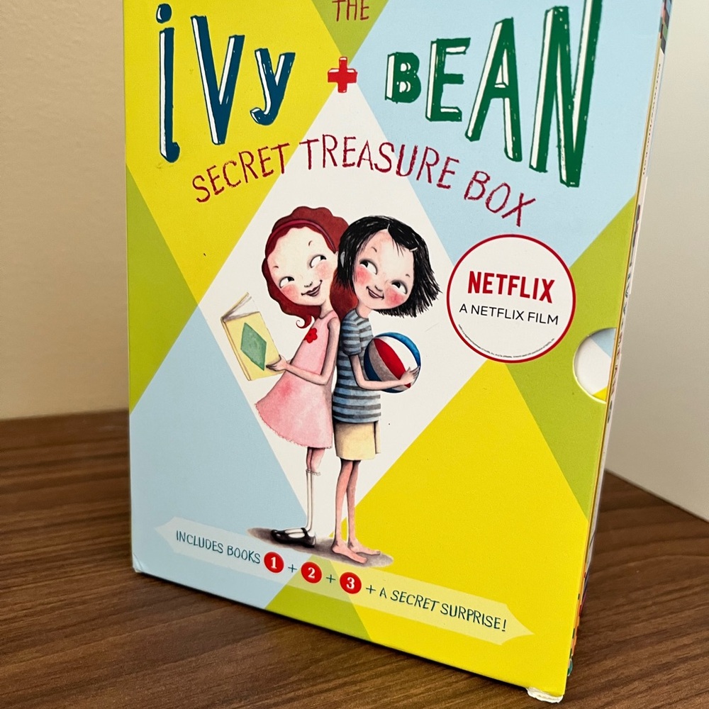 Ivy + Bean Box Set Books 1-3 Secret Treasure Box Kids Chapter Books